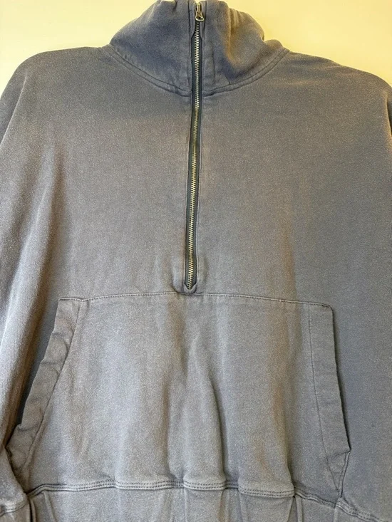 *Flawed* Vuori Sweater - Picture 5 of 12